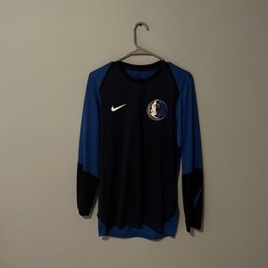 Dallas Maverick pullover